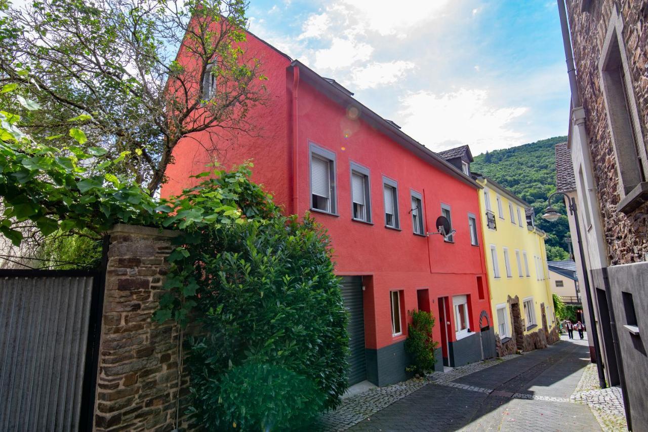 Apartment Mit Kleinem Innenhof Im Erdgeschoss Fuer Bis Zu 4 Personen Klotten Bagian luar foto