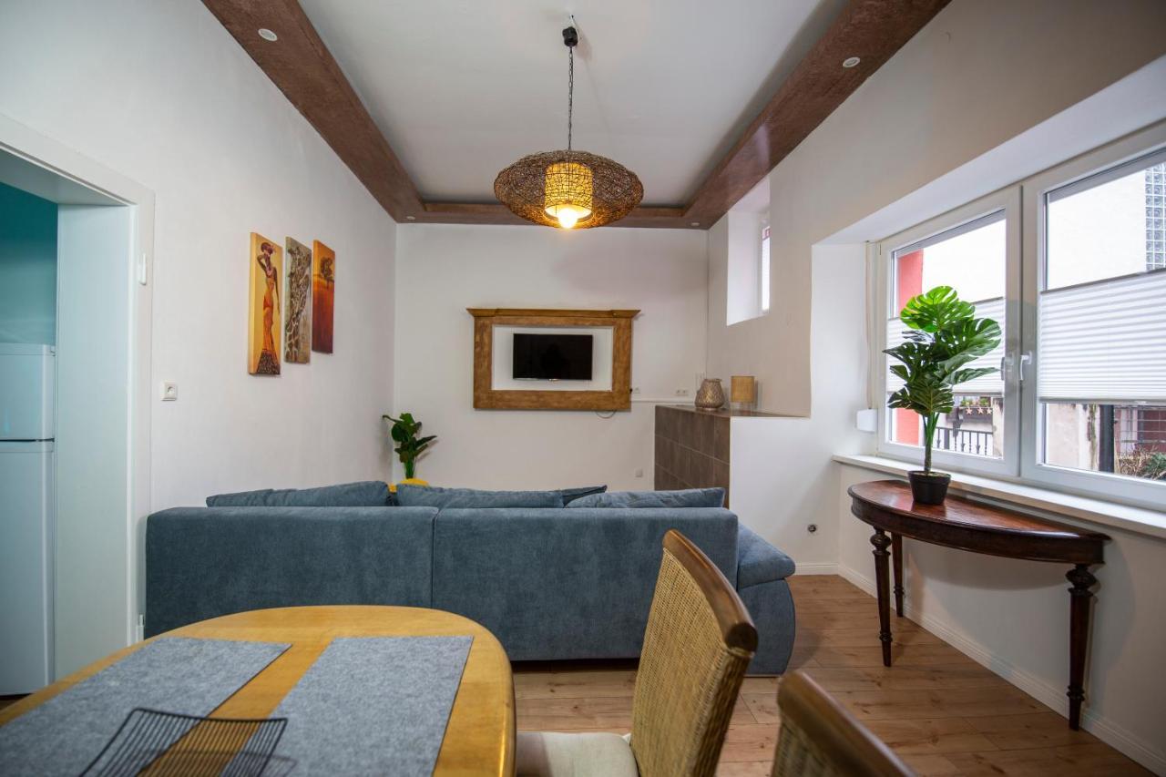 Apartment Mit Kleinem Innenhof Im Erdgeschoss Fuer Bis Zu 4 Personen Klotten Bagian luar foto