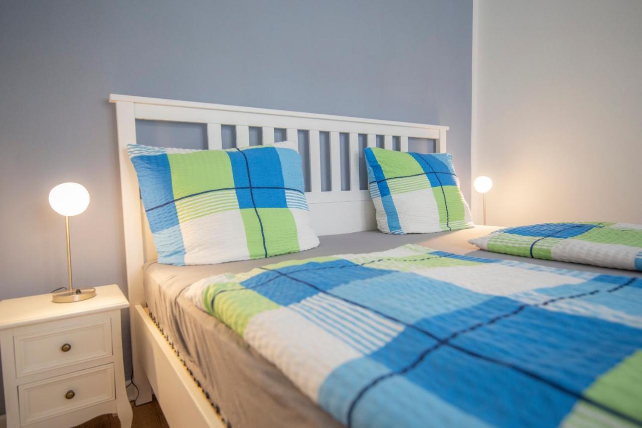 Apartment Mit Kleinem Innenhof Im Erdgeschoss Fuer Bis Zu 4 Personen Klotten Bagian luar foto