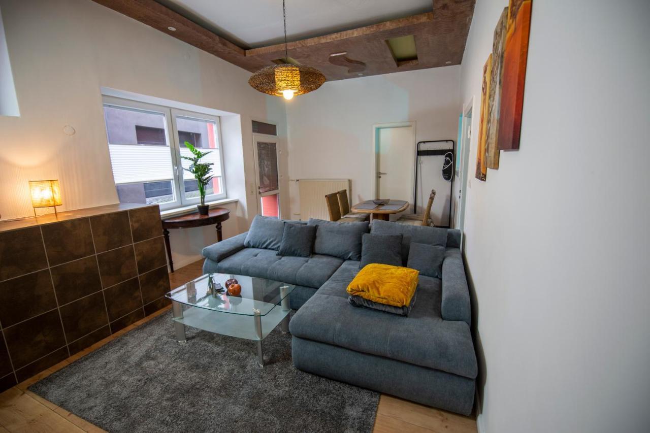 Apartment Mit Kleinem Innenhof Im Erdgeschoss Fuer Bis Zu 4 Personen Klotten Bagian luar foto